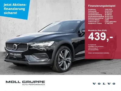 Gebraucht Volvo V60 CC Plus 197 PS (144 kW) 2024 Onyx black / metallic Kombi