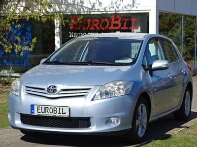 Second-hand Toyota Auris Luna 132 CP (97 kW) 2012 Albastru Berlinǎ