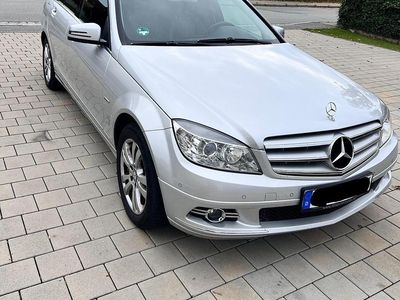 Silber Gebraucht 2011 Mercedes C220 Limousine | 8.600 €