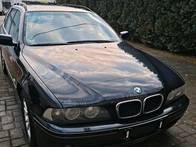 Gebraucht BMW 530 193 PS (141 kW) 2001 Schwarz Kombi