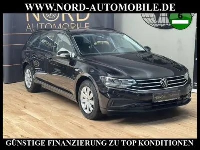 Gebraucht VW Passat 150 PS (110 kW) 2023 Deep black perleffek (metallic) Kombi