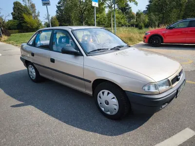 Gebraucht Opel Astra 75 PS (55 kW) 1997 Andere farben Limousine