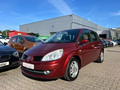 Używany Renault Scénic II Exception 131 KM (96 kW) 2008 Czerwony Minivan