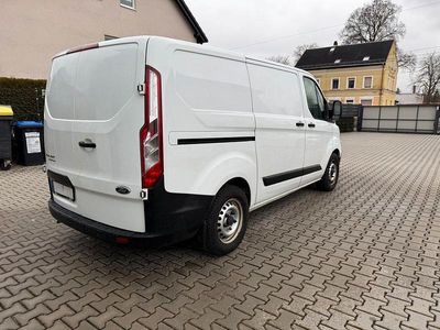 Gebraucht Ford Transit Custom 143 PS (105 kW) 2019 Weiß Van / Kleinbus