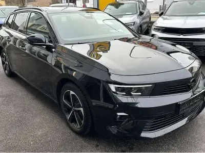 Gebraucht Opel Astra 145 PS (106 kW) 2025 Schwarz perla nera Kleinwagen