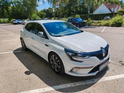 Gebraucht Renault Mégane IV GT 205 PS (150 kW) 2017 Weiß Limousine