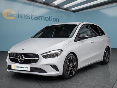 Gebraucht Mercedes B200 163 PS (119 kW) 2023 Weiß Van / Kleinbus