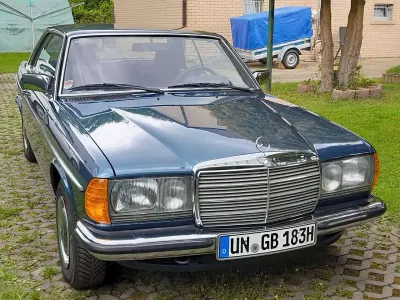 Gebraucht Mercedes 230 136 PS (100 kW) 1983 Blau Coupé