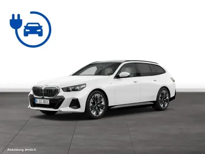 Gebraucht BMW i5 M Sport 250 kW (340 PS) 2025 Weiß Kombi