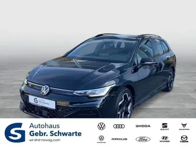 Usata VW Golf VIII R-line 150 CV (110 kW) 2025 Nero Station wagon