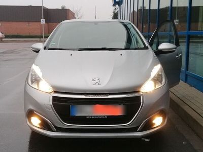 gebraucht Peugeot 208 BlueHDi, 1.6 l, 55kW/75PS, EZ 08/17