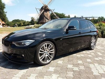 Gebraucht BMW 330 Sport Line 258 PS (189 kW) 2014 Schwarz Kombi