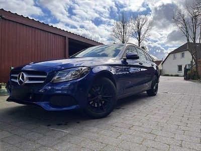 Gebraucht Mercedes C200 136 PS (100 kW) 2016 Blau Limousine