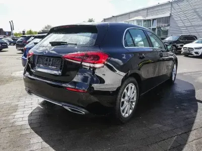 Gebraucht Mercedes A180 Progressive 116 PS (85 kW) 2022 Schwarz Limousine
