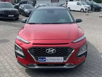 Gebraucht Hyundai Kona Premium 105 PS (77 kW) 2020 Pulse red / dark knight / mic SUV