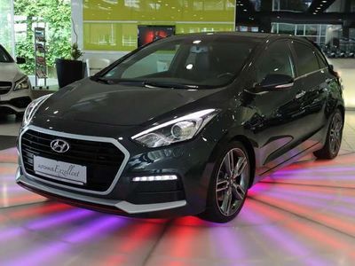 Grau Gebraucht 2016 Hyundai i30 Turbo Limousine | 15.950 € (Teuer)