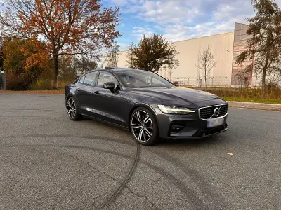 Gebraucht Volvo S60 R-Design 250 PS (183 kW) 2019 Blau Limousine