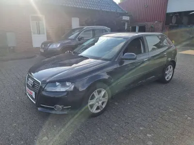 Gebraucht Audi A3 Attraction 105 PS (77 kW) 2012 Blau Kleinwagen
