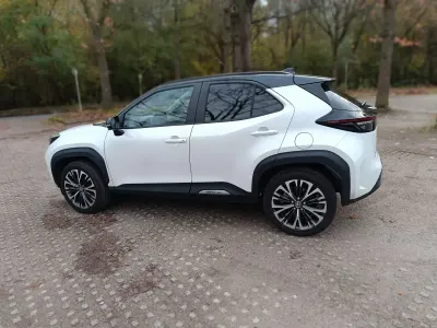 Gebraucht Toyota Yaris Cross Plus 130 PS (95 kW) 2025 Weiß SUV