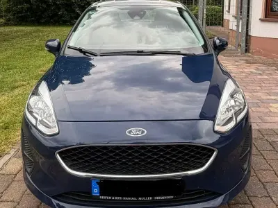 Używany Ford Fiesta Trend 71 KM (52 kW) 2018 Niebieski Hatchback