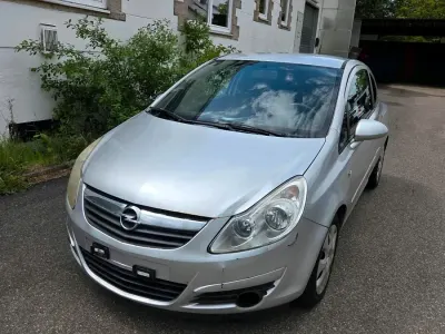 Używany Opel Corsa 90 KM (66 kW) 2007 Srebrny Hatchback