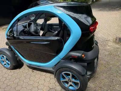 Gebraucht Renault Twizy Intens 11 kW (15 PS) 2018 Schwarz Kleinwagen