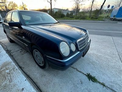 gebraucht Mercedes E240 W210benzin AHK Limousine Schiebedach