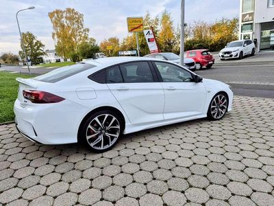 Gebraucht Opel Insignia 230 PS (169 kW) 2021 Schneeweiss/summitwhite/arctic Kleinwagen