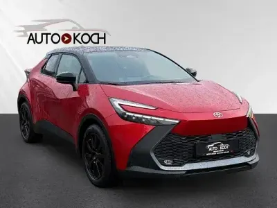 Gebraucht Toyota C-HR Team 140 PS (102 kW) 2023 Emotional red metallic / black SUV