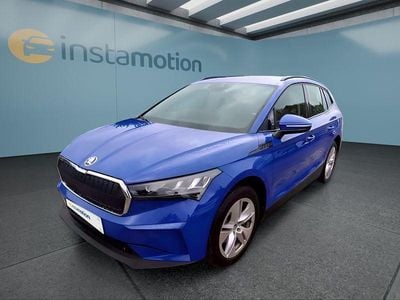 Blau Gebraucht 2023 Skoda Enyaq iV Loft SUV | 22.949 € (Guter Preis)