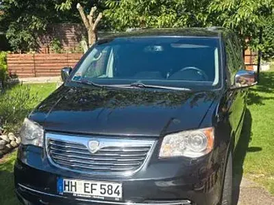 Gebraucht Lancia Voyager Platinum 178 PS (130 kW) 2013 Schwarz Van / Kleinbus