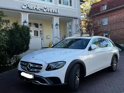 Używany Mercedes E400 340 KM (250 kW) 2020 Biały Sedan/Limuzyna