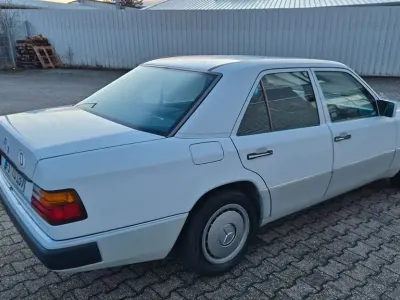 Occasion Mercedes E200 136 ch (100 kW) 1990 Blanc Berline