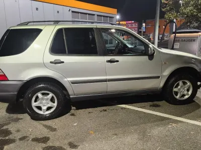 Gebraucht Mercedes ML320 218 PS (160 kW) 1998 Silber SUV