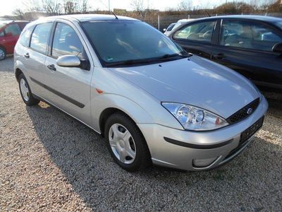 Gebraucht Ford Focus Basis 101 PS (74 kW) 2002 Silber metallic Limousine