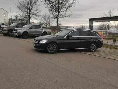 Gebraucht Mercedes 220 Avantgarde 194 PS (142 kW) 2019 Schwarz Kombi