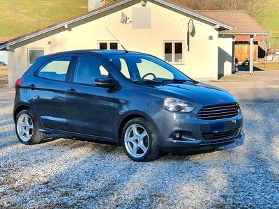 Gebraucht Ford Ka Plus 86 PS (63 kW) 2016 Grau Kleinwagen