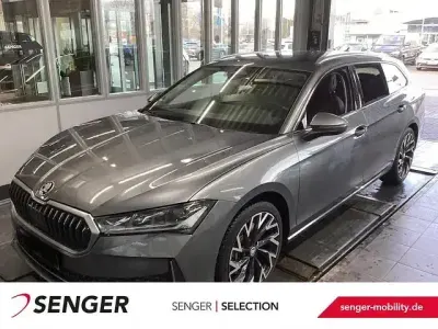 Begagnad Skoda Superb LAURIN & KLEMENT 193 HK (141 kW) 2024 Grå Kombi