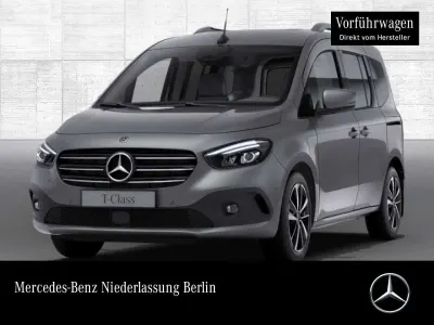 Gebraucht Mercedes T180 Progressive 131 PS (96 kW) 2025 Grau Van / Kleinbus