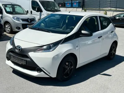 Gebraucht Toyota Aygo SR 69 PS (50 kW) 2018 Weiß Kleinwagen