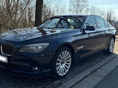 Gebraucht BMW 740 326 PS (239 kW) 2009 Blau Limousine
