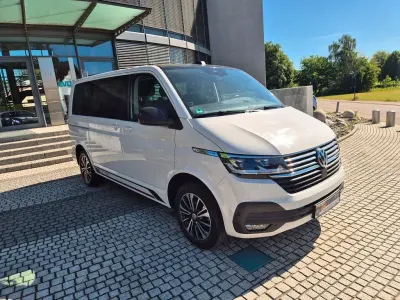 Gebraucht VW Multivan Edition 150 PS (110 kW) 2021 Weiß Van / Kleinbus