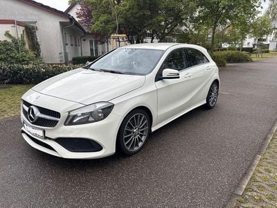 Usata Mercedes A180 AMG line 122 CV (89 kW) 2015 Bianco Berlina