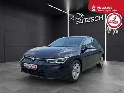 Gebraucht VW Golf VIII Life 131 PS (96 kW) 2021 Deep black perleffekt Limousine