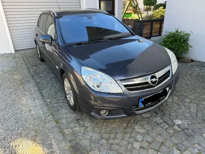 Usata Opel Signum Cosmo 150 CV (110 kW) 2008 Blu Utilitaria