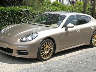 Porsche Panamera 4