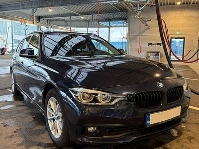 Blau Gebraucht 2017 BMW 318 Kombi | 14.000 € (Fairer Preis)
