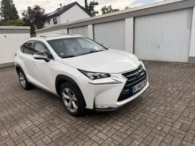 Gebraucht Lexus NX300h E-FOUR Luxury Line 197 PS (144 kW) 2016 Weiß SUV