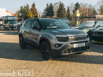 Neu Jeep Avenger Overland 145 PS (106 kW) 2026 Grau SUV