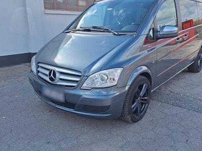 Grau Gebraucht 2011 Mercedes Viano Van / Kleinbus | 19.000 € (Teuer)